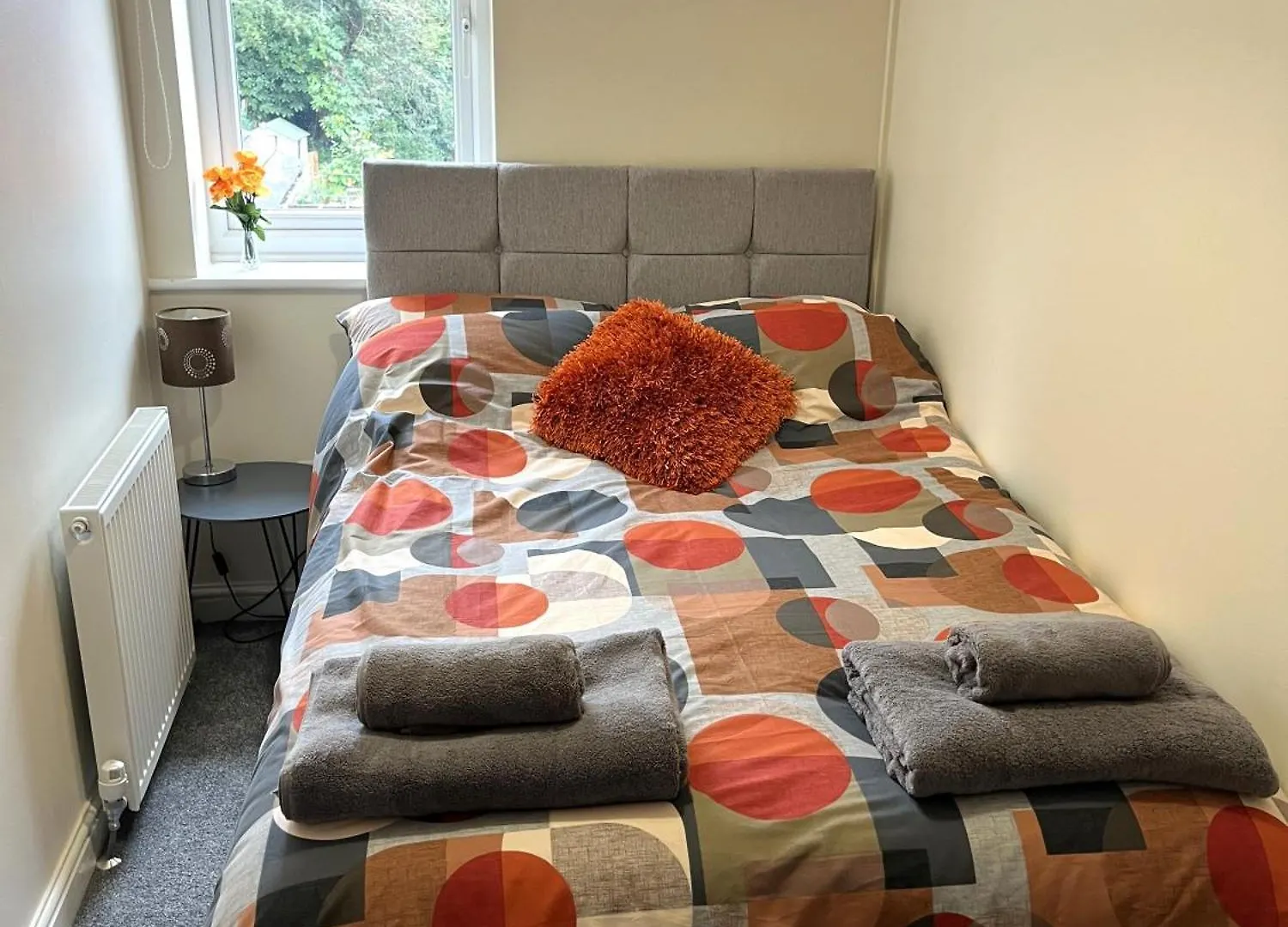 Claygate Place - Entire 2 Bed House, Off Street Parking - Perfect For Holiday Breaks Or Contractors 노팅엄 펜션