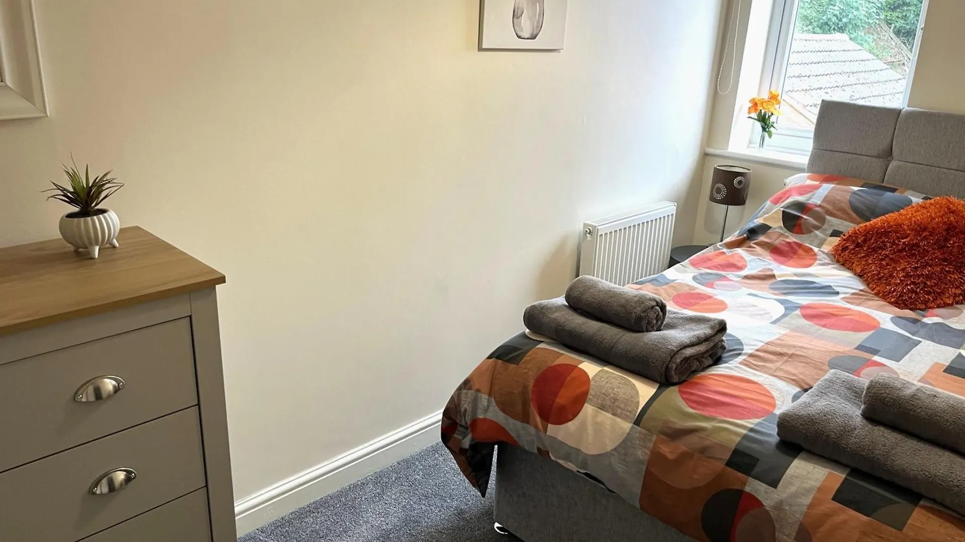 펜션 Claygate Place - Entire 2 Bed House, Off Street Parking - Perfect For Holiday Breaks Or Contractors 노팅엄