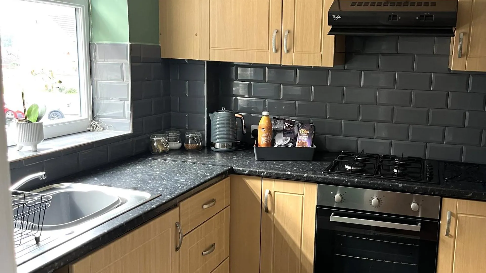 Claygate Place - Entire 2 Bed House, Off Street Parking - Perfect For Holiday Breaks Or Contractors 노팅엄 펜션