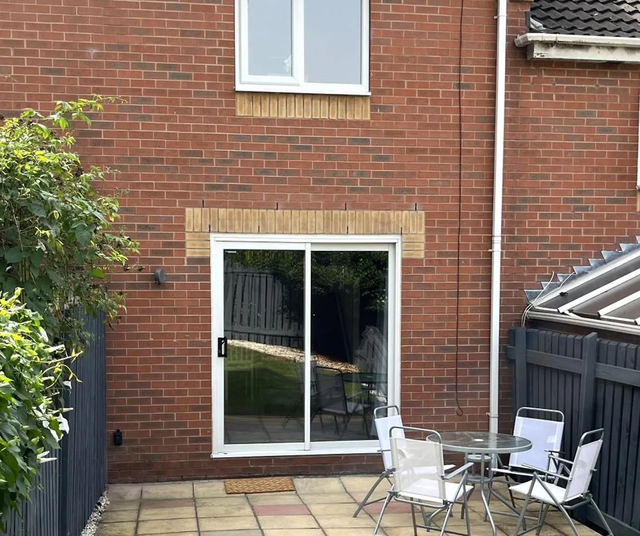 Claygate Place - Entire 2 Bed House, Off Street Parking - Perfect For Holiday Breaks Or Contractors 노팅엄 0*,  영국